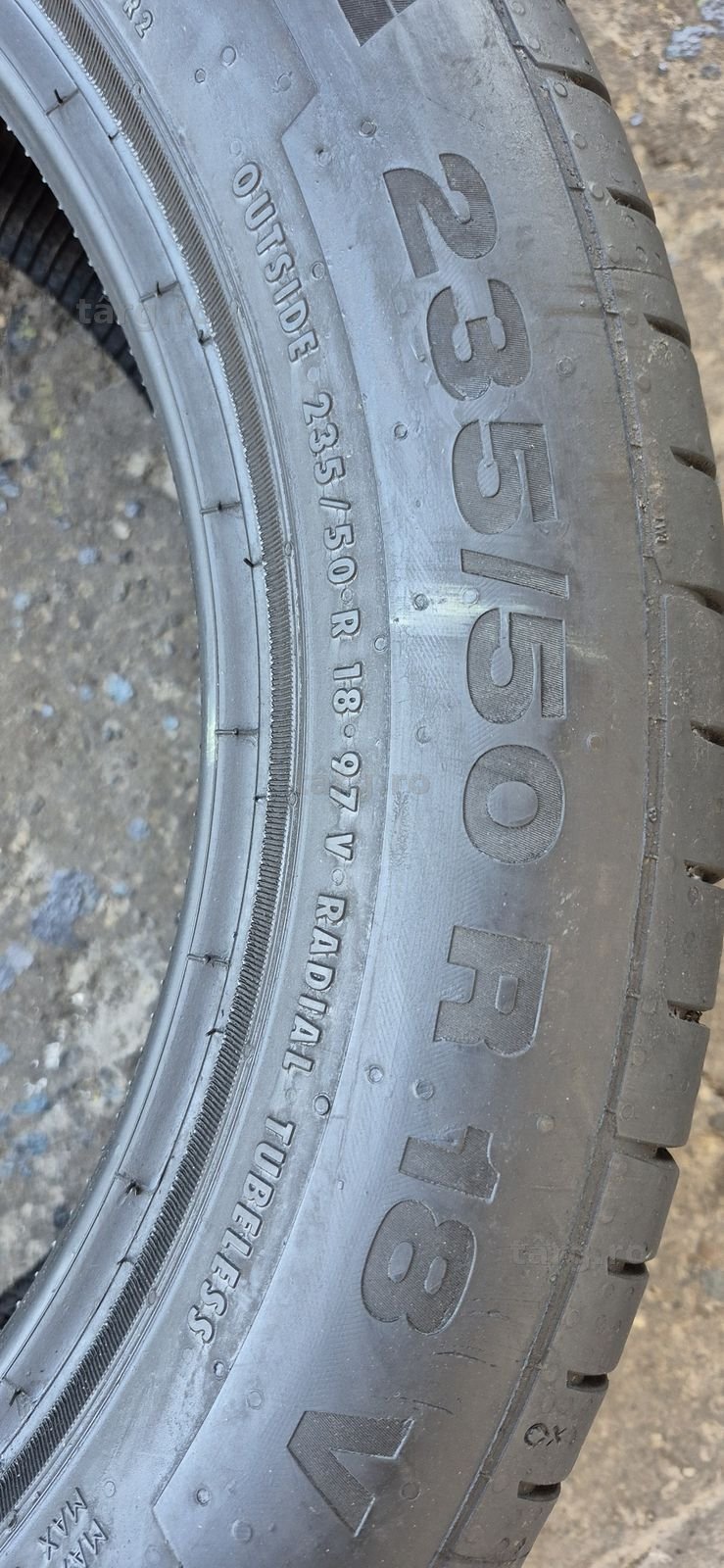 2 anvelope vara runflat ca noi Continental 235/50/18.Pretul este pe bucata. 5