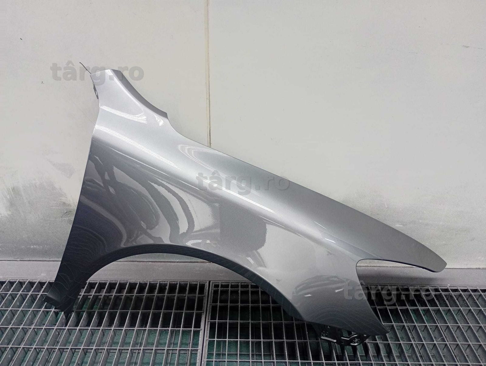 Aripa Fata Dreapta Skoda Octavia 2 II An 2008-2013 (F8L (Gri))