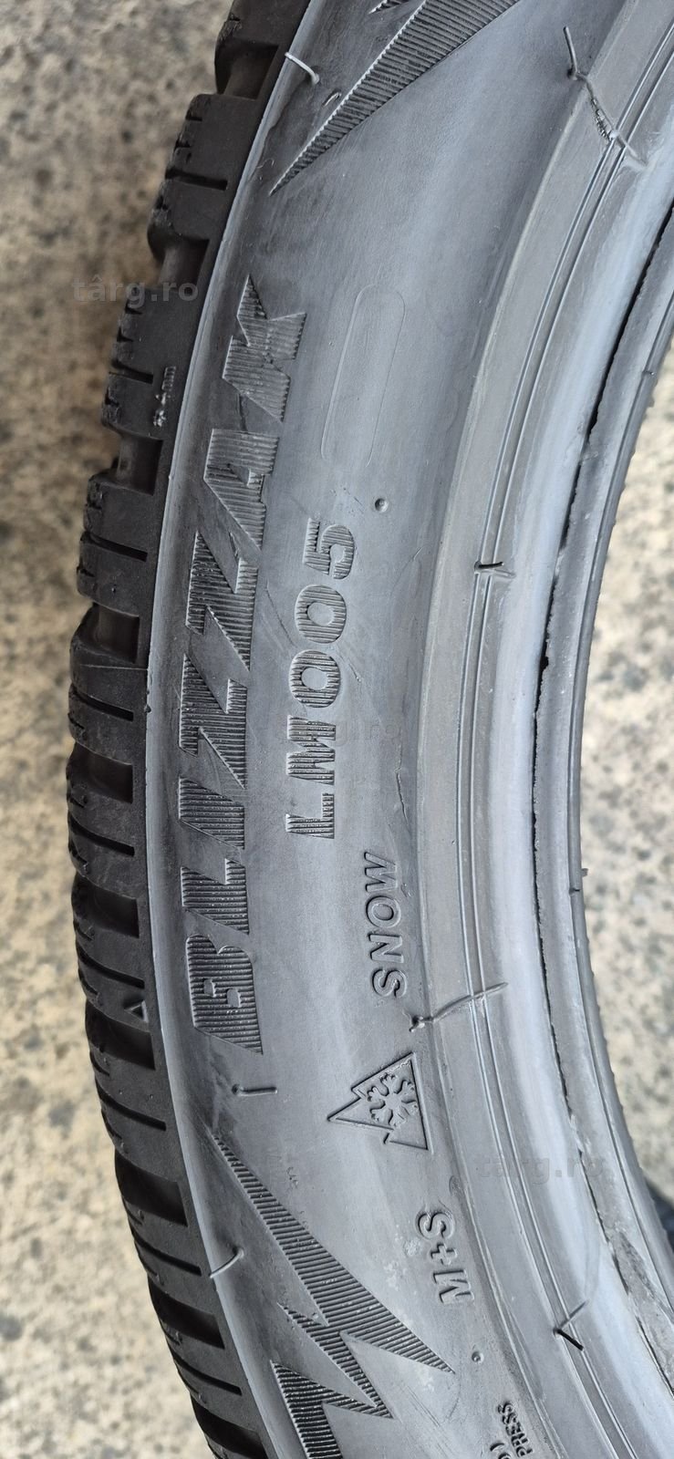 4 anvelope iarna Bridgestone 235/45/18.Pretul este pe bucata 6