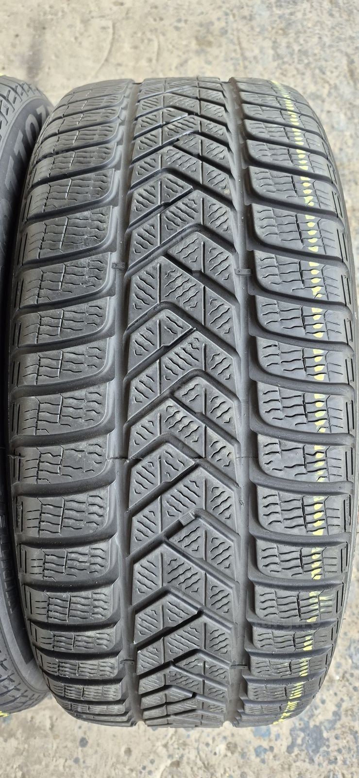 4 anvelope iarna Pirelli 255/45/19,dot 2021.Pretul este pe bucata. 3