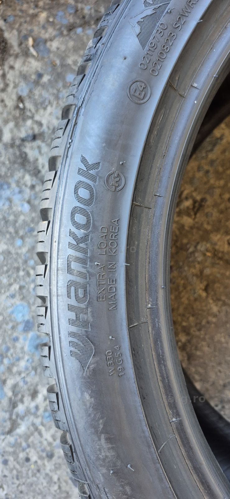 4 anvelope iarna ca noi Hankook,fata 245/40/19,spate 275/35/19.Pretul este pe bucata. 4