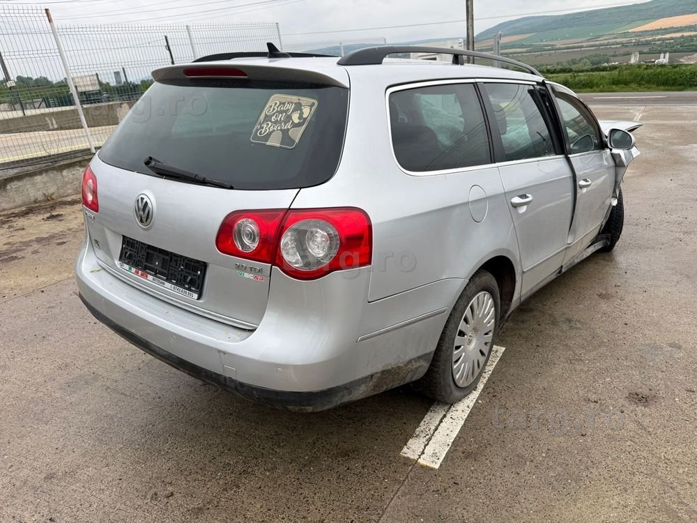 Dezmembrez Vw passat b6 break LA7W 2.0 tdi CBAB DSG LQV 2009