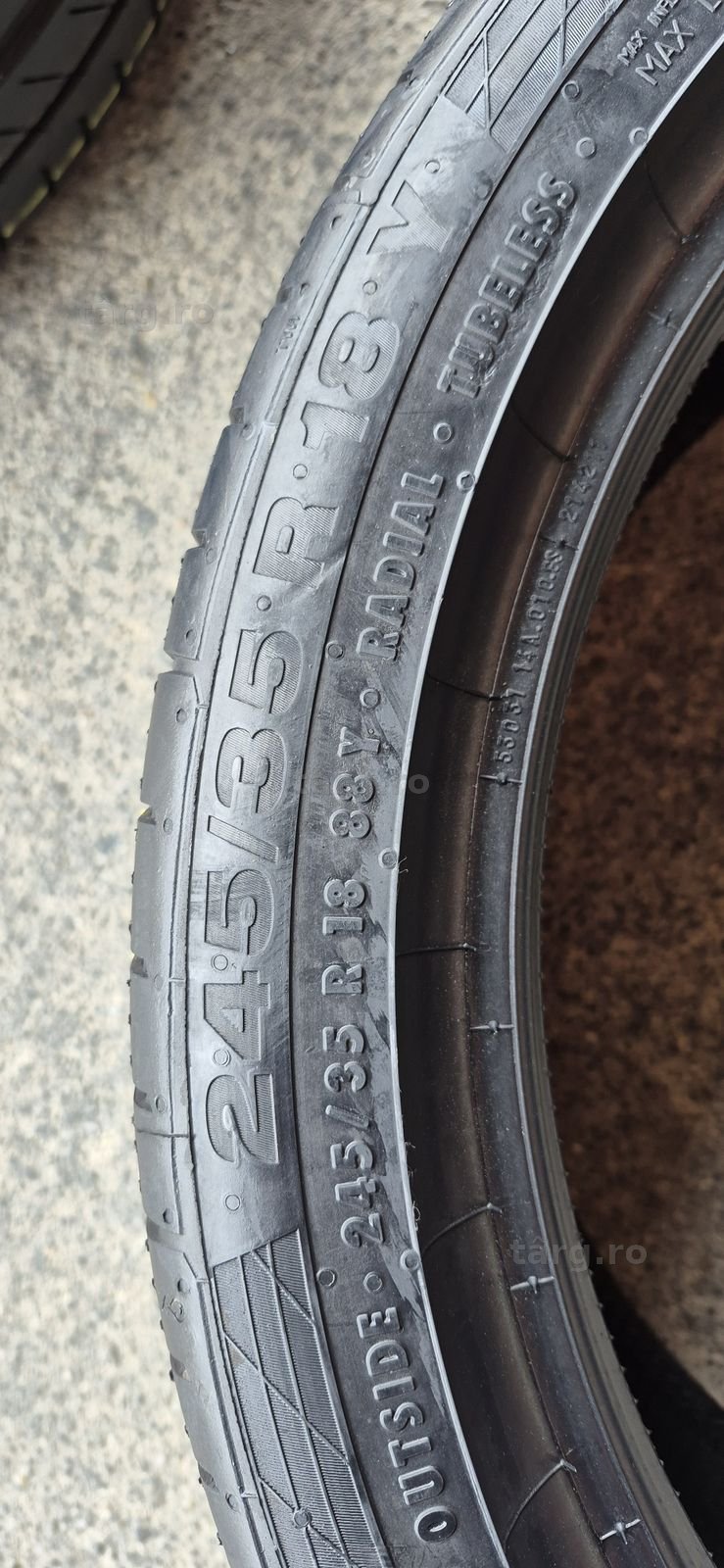 4 anvelope vara RFT  Continental,fata 225/40/18,spate 245/35/18.Pretul este pe bucata 6