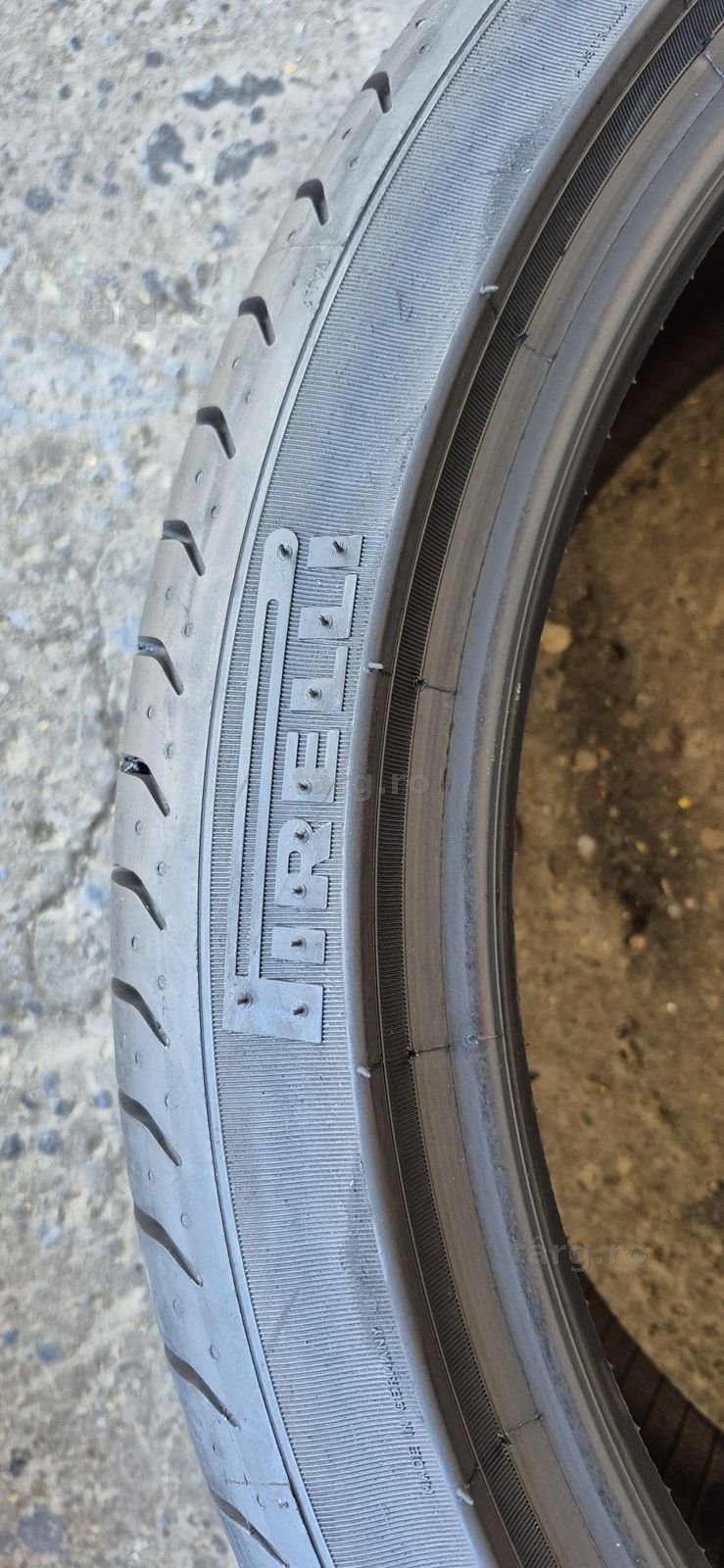 4 anvelope vara runflat noi Pirelli,fata 225/40/19,spate 255/35/19,dot 2024.Pretul este pe bucata. 4