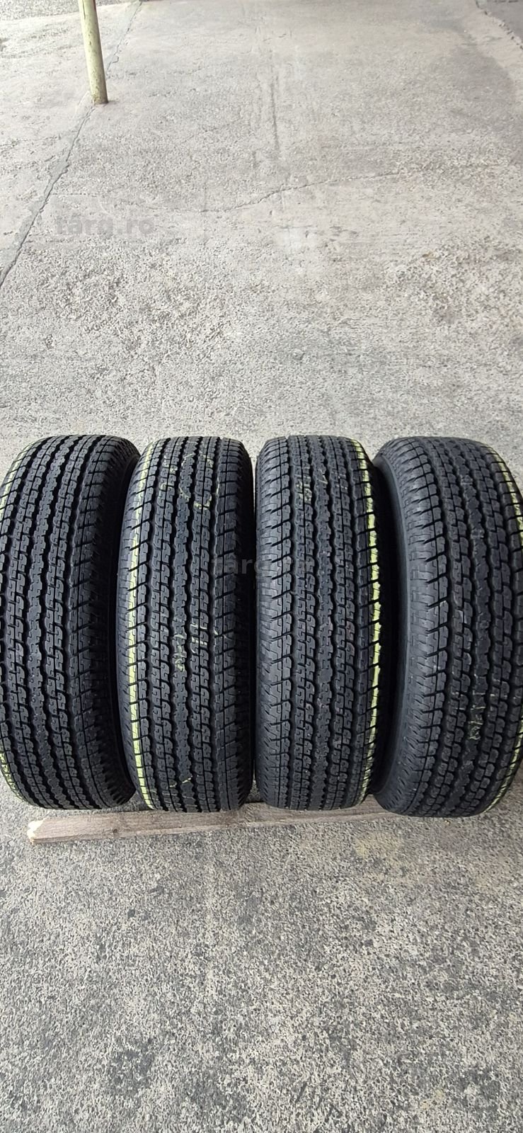 4 anvelope M+S Bridgestone 255/70/18.Pretul este pe bucata.