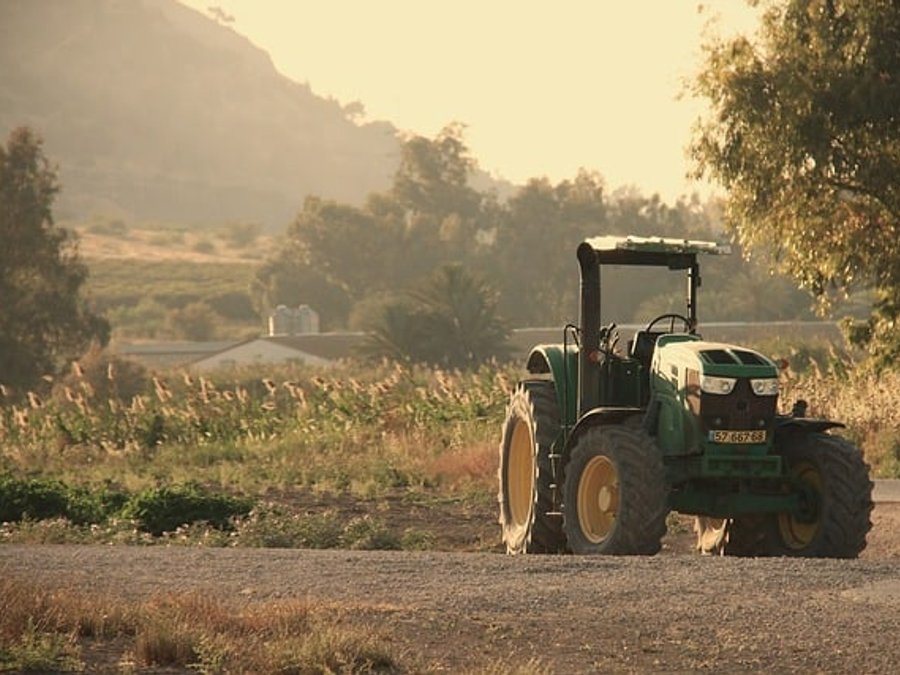 Tractor agricol 90 CP, an 2015 2