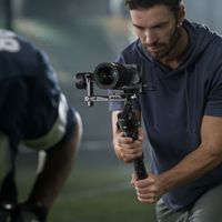 DJI RS 4 Combo Gimbal Stabilizer 3 kg Payload