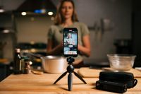Sennheiser Profile Wireless 2-channel all-in-one clip-on & Handheld Microphone System