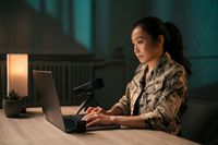 Sennheiser Profile Wireless 2-channel all-in-one clip-on & Handheld Microphone System
